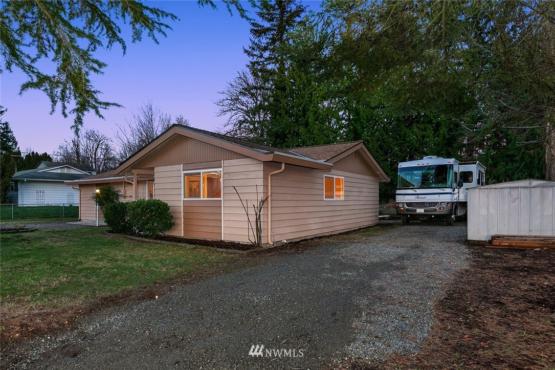 13048 175th Avenue Southeast Renton, WA 98059 - Photo 18 of 24