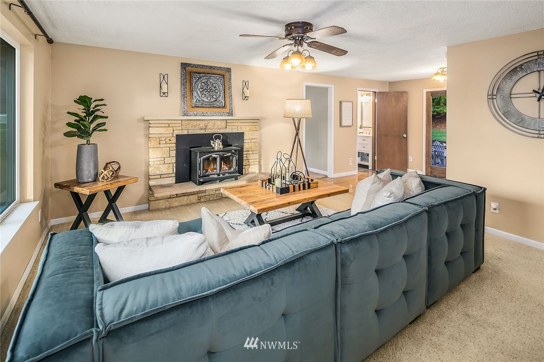 13048 175th Avenue Southeast Renton, WA 98059 - Photo 4 of 24