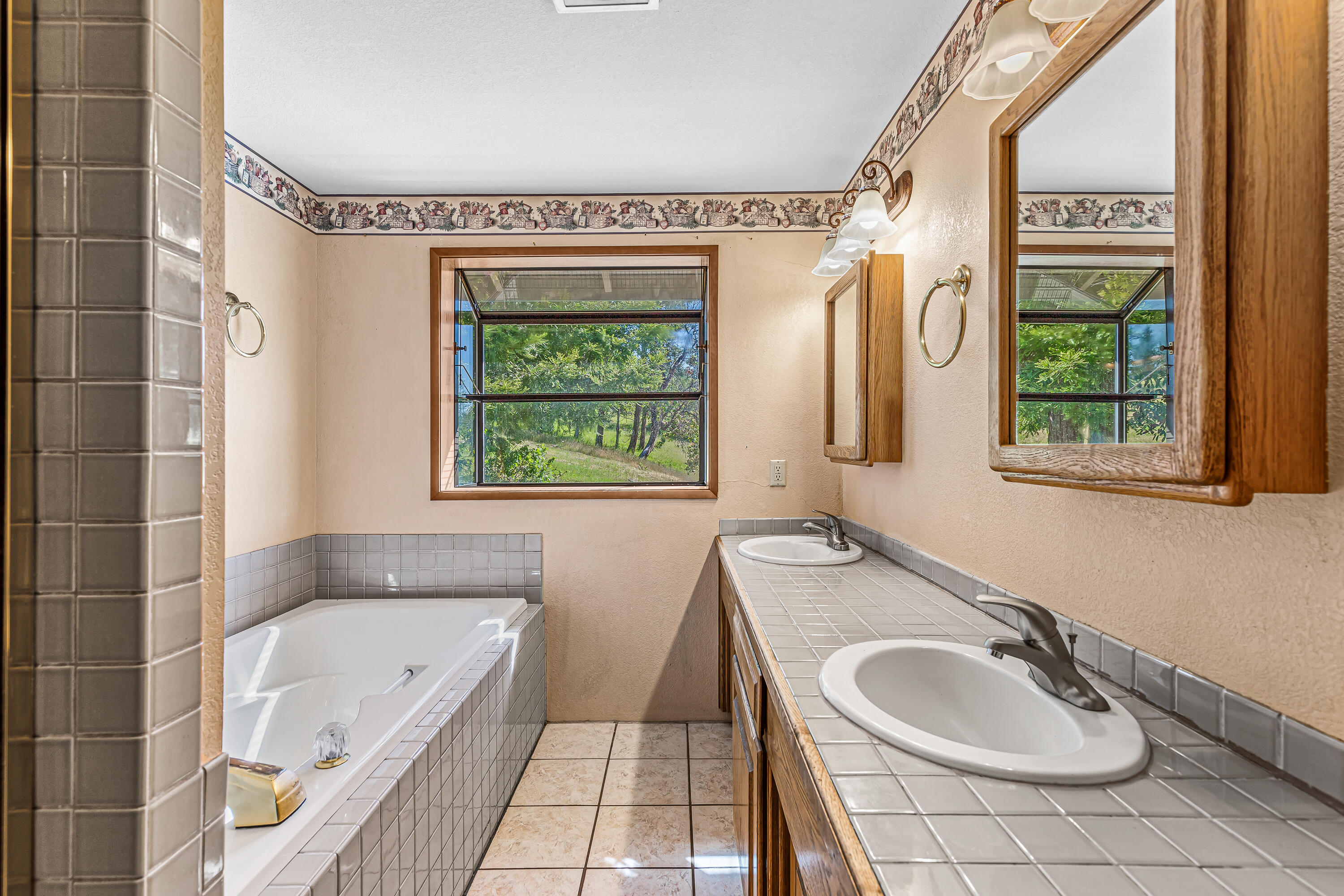 1306 Lewis Road Prospect, OR 97536 - Photo 18 of 66 9R9A9708