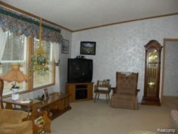 7835 Sand Road Pigeon, MI 48755 - Photo 2 of 8 Living Room