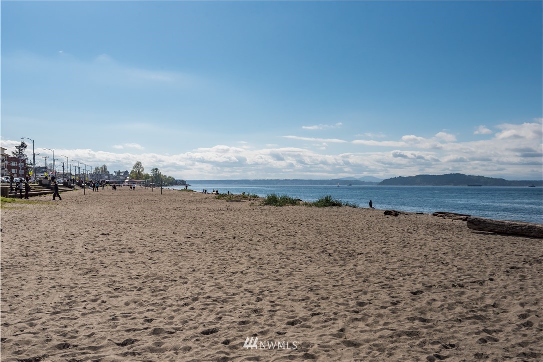 2348 Alki Avenue Southwest, Unit 208 Seattle, WA 98116 - Photo 9 of 10
