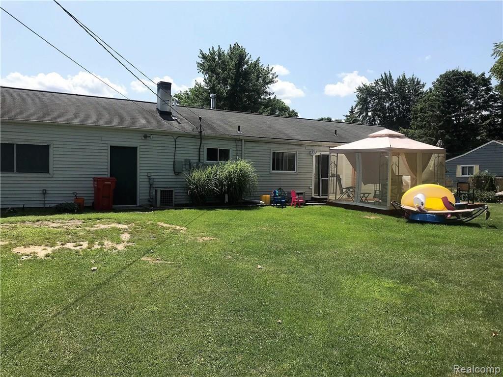 6352 Hermana Road West Bloomfield, MI 48324 - Photo 24 of 26 IMG_2447.jpg