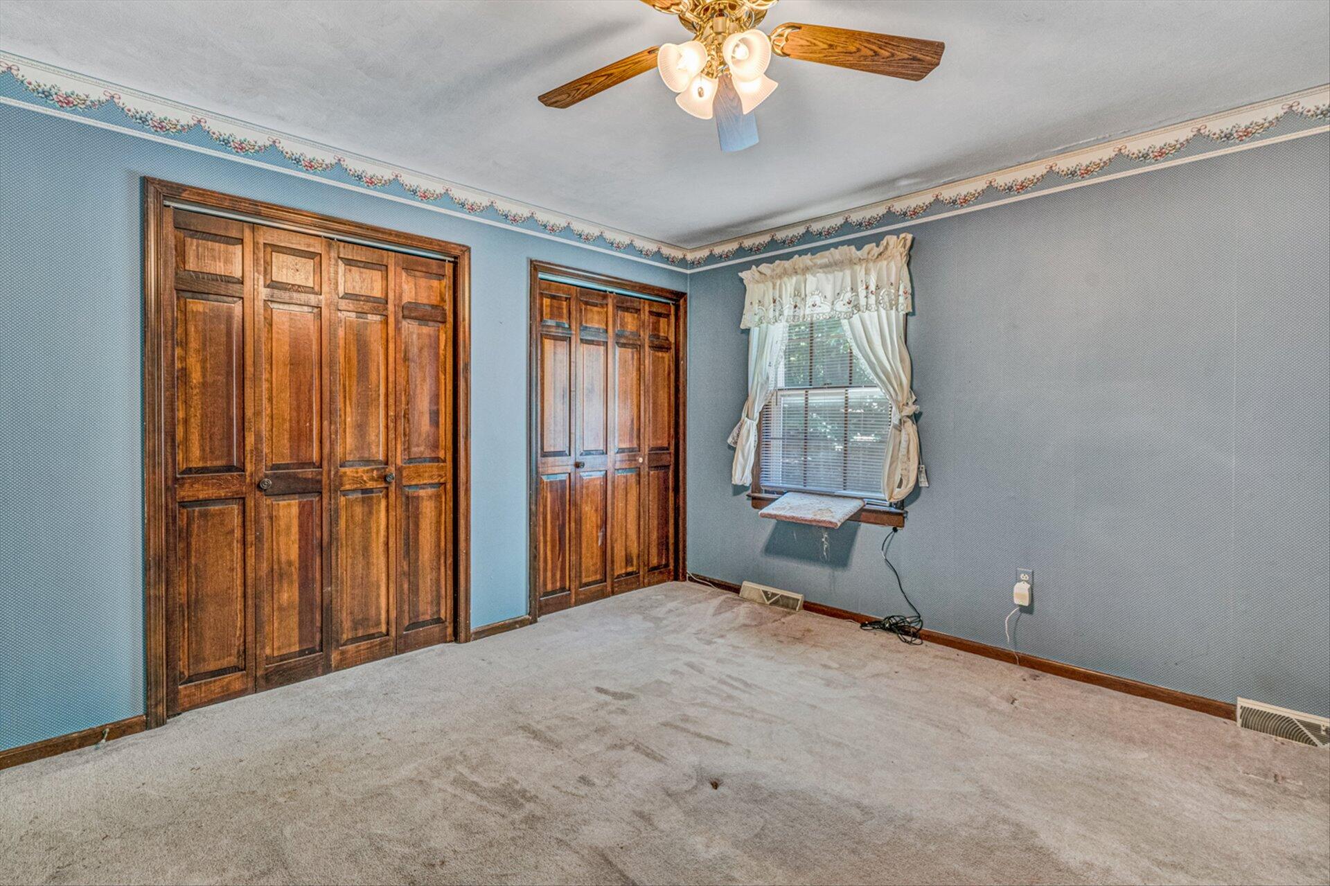368 Foxcroft Drive Blue Ridge, VA 24064 - Photo 26 of 39 an empty room with windows and closet