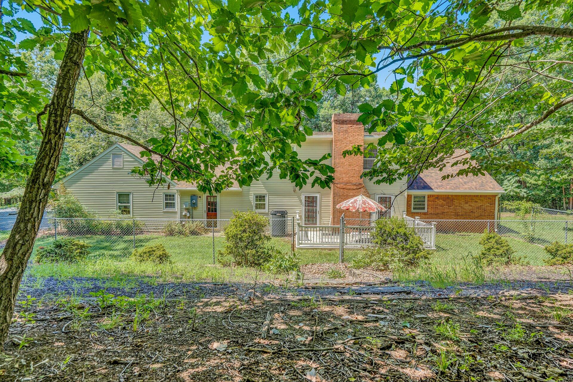 368 Foxcroft Drive Blue Ridge, VA 24064 - Photo 37 of 39 a front view of a house with garden