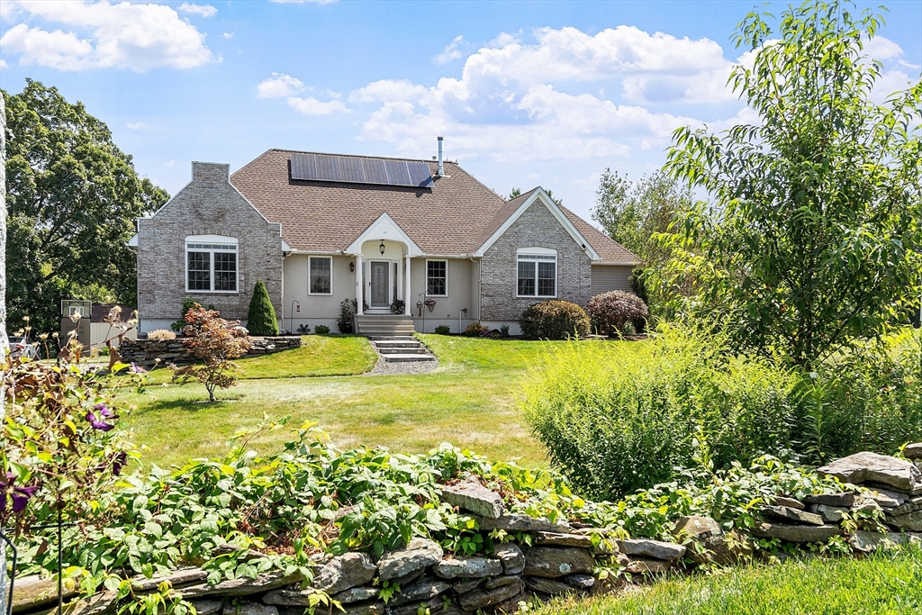 182 Clemence Hill Road Southbridge, MA 01550 - Photo 2 of 42 Gallery Image 2