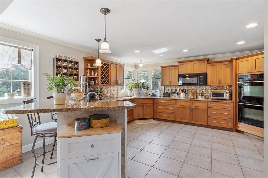 182 Clemence Hill Road Southbridge, MA 01550 - Photo 4 of 42 Gallery Image 4