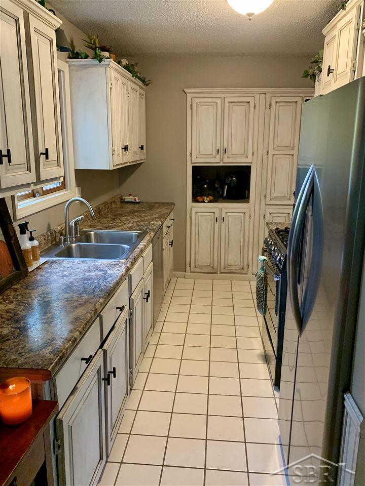 2147 Anderson Road Saginaw, MI 48603 - Photo 9 of 37 50026749-8.JPG
