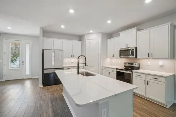 $2,300 | 11467 Cay Spruce Way, San Antonio, FL 33576