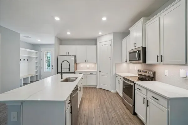 $2,300 | 11467 Cay Spruce Way, San Antonio, FL 33576