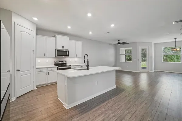 $2,300 | 11467 Cay Spruce Way, San Antonio, FL 33576