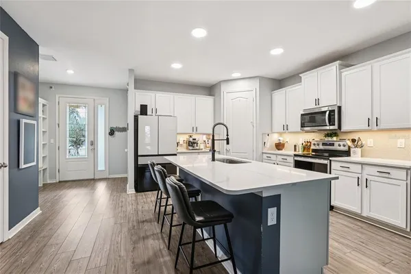 $2,300 | 11467 Cay Spruce Way, San Antonio, FL 33576