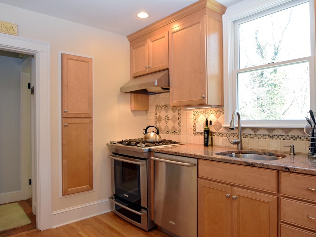 176 Reedsdale Road Milton, MA 02186 - Photo 5 of 19