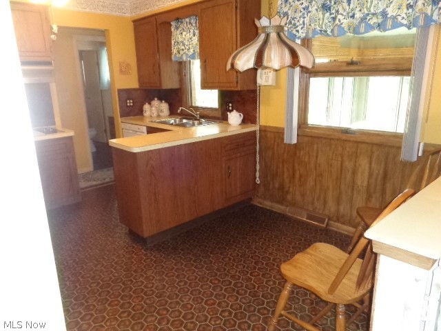 6530 Hamden Road Parma Heights, OH 44130 - Photo 12 of 28 Eat-in Kitchen