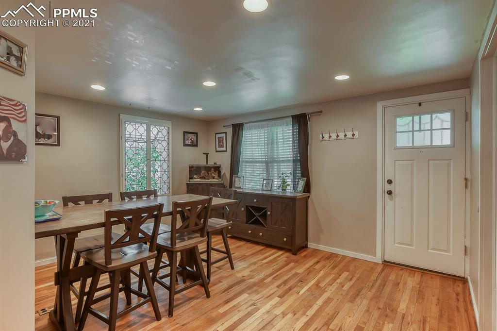 815 Sunset Road Colorado Springs, CO 80909 - Photo 5 of 37