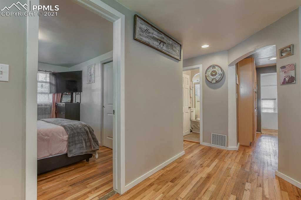 815 Sunset Road Colorado Springs, CO 80909 - Photo 8 of 37
