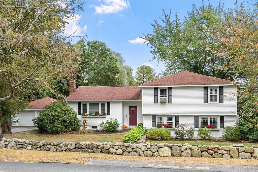 104 Dascomb Road Andover, MA 01810 - Photo 1 of 31 Gallery Image 1