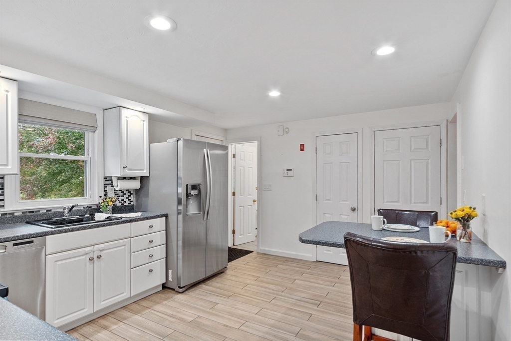 104 Dascomb Road Andover, MA 01810 - Photo 5 of 31 Gallery Image 5