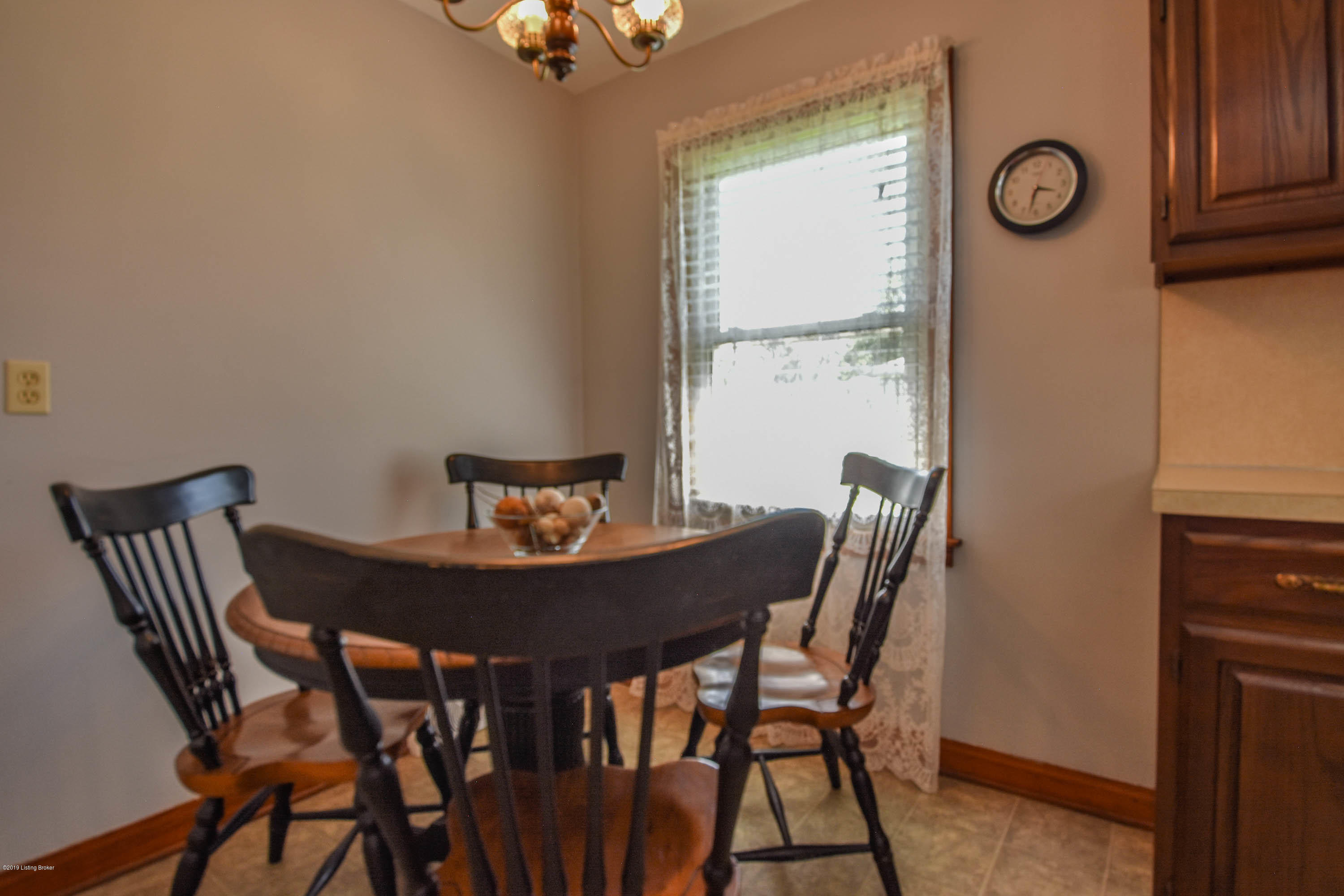 3010 Gudgel Road Louisville, KY 40211 - Photo 16 of 29 DSC_0587
