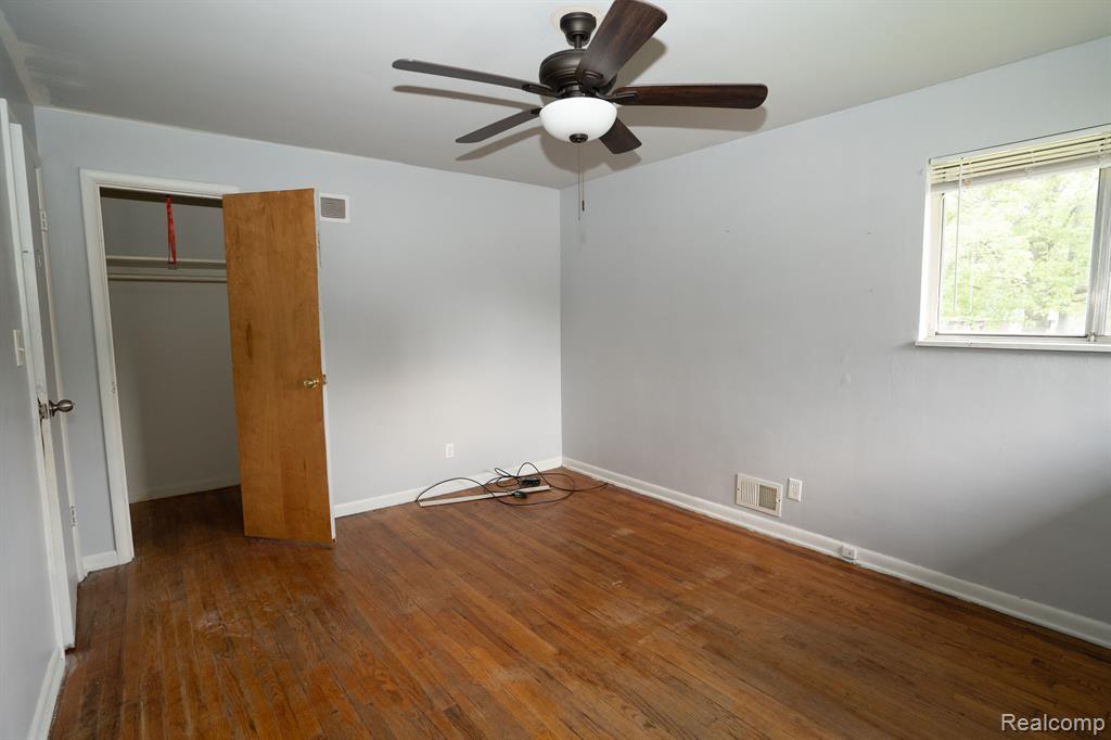 5122 West Bristol Road Flint, MI 48507 - Photo 18 of 31