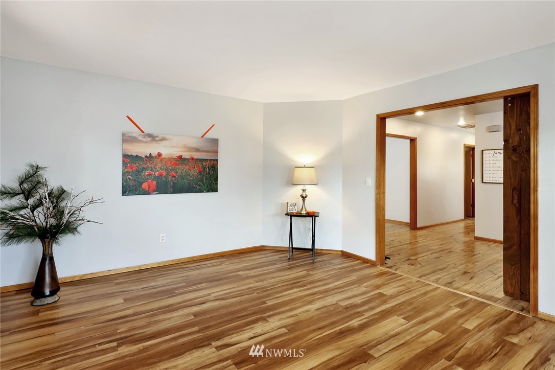 8781 Vinup Road Lynden, WA 98264 - Photo 8 of 40 Gallery Image 8