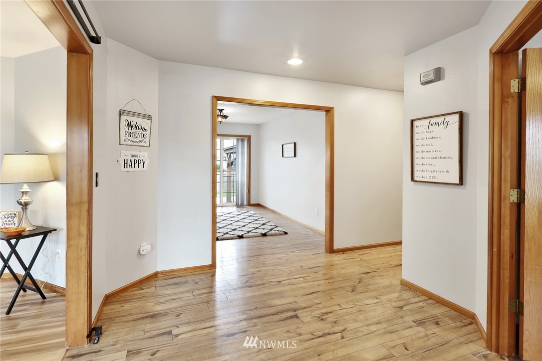 8781 Vinup Road Lynden, WA 98264 - Photo 9 of 40 Gallery Image 9