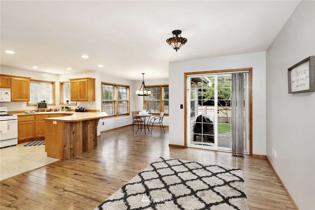 8781 Vinup Road Lynden, WA 98264 - Photo 10 of 40 Gallery Image 10