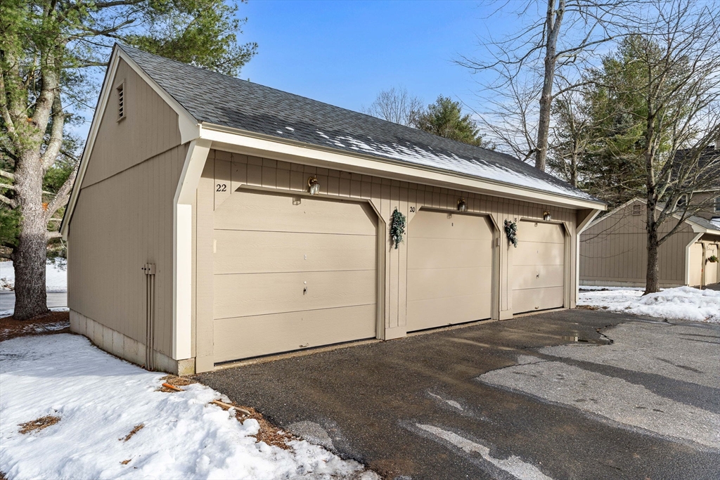 4 Iris Way, Unit 22 Haverhill, MA 01830 - Photo 3 of 38