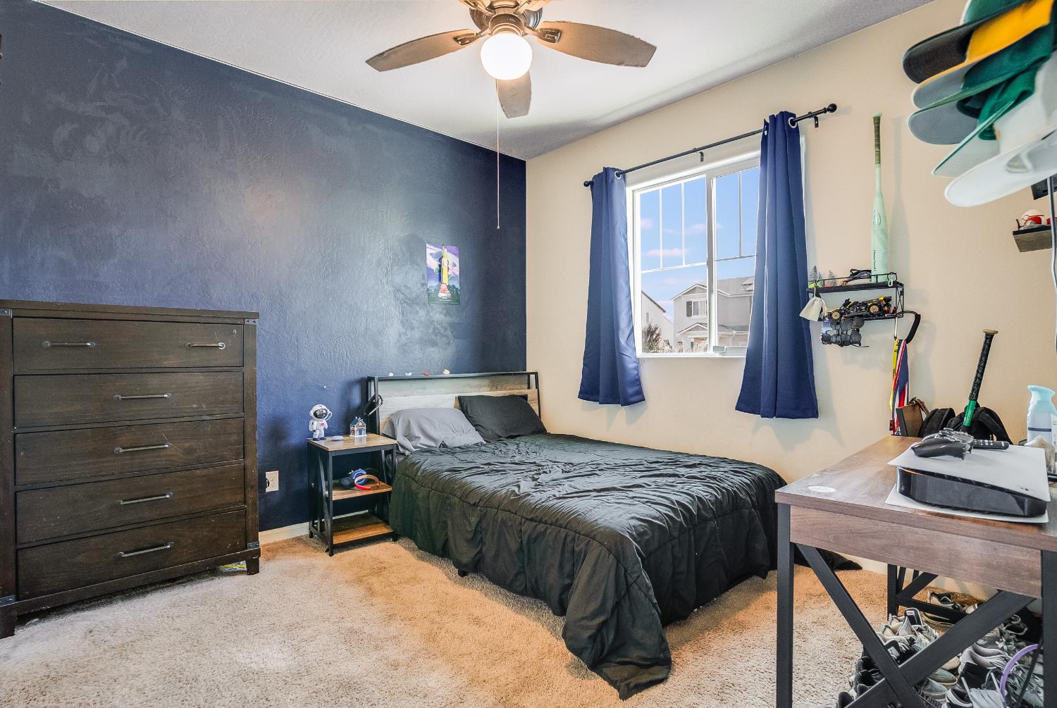 1869 East Gum Avenue Reedley, CA 93654 - Photo 7 of 27 Down stairs bedroom