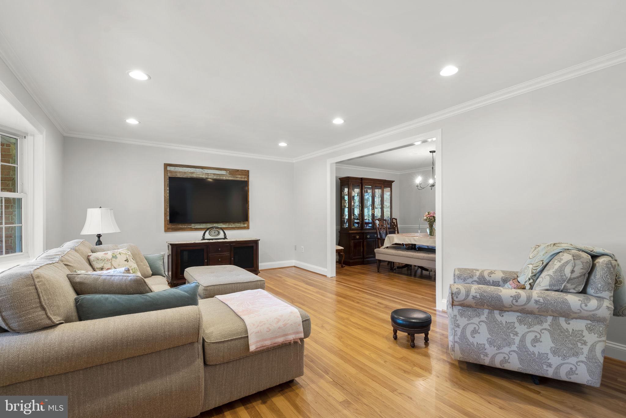 4120 Sir Walter Road Olney, MD 20832 - Photo 10 of 59 Living Room