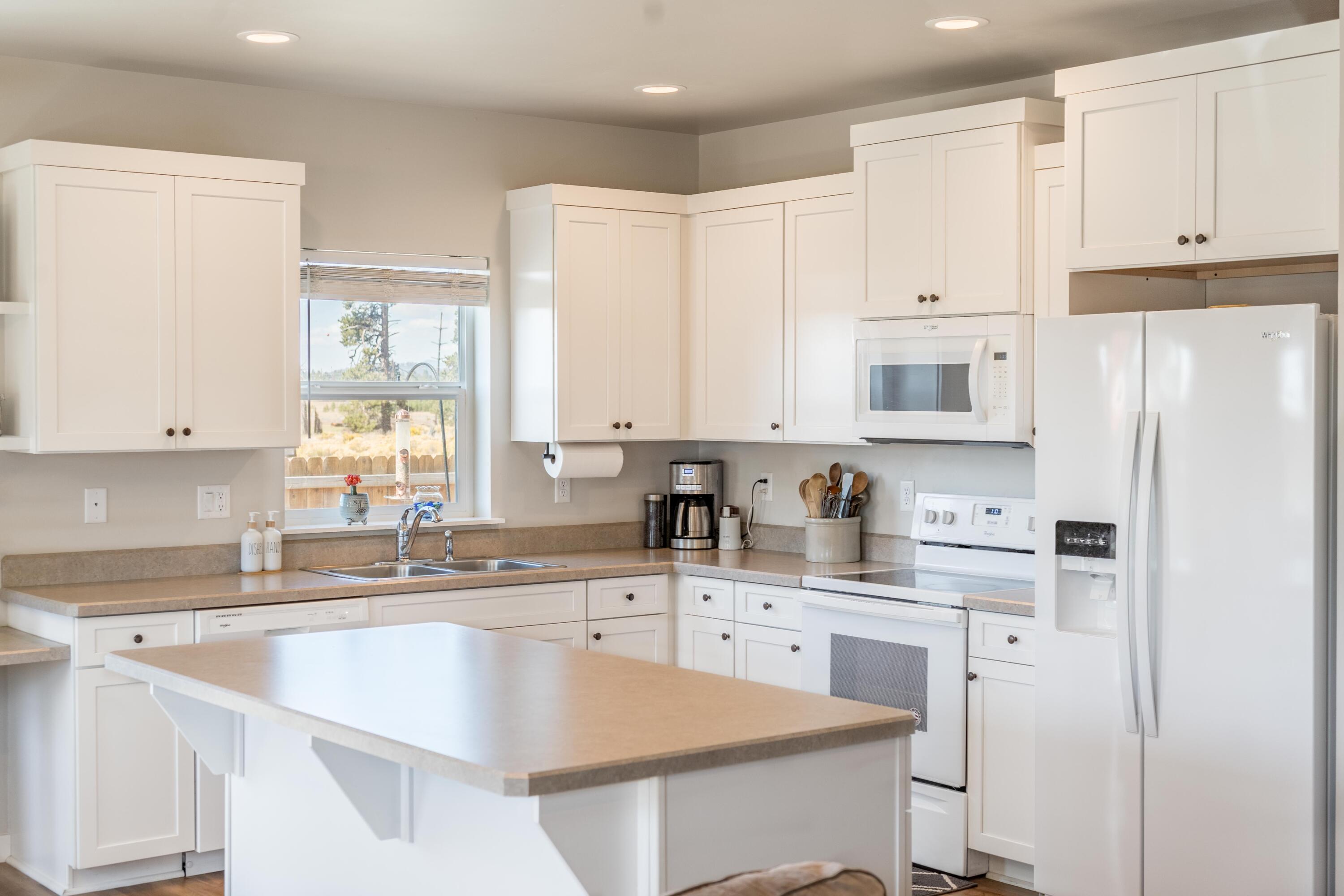 51251 Riley Lane La Pine, OR 97739 - Photo 25 of 27 DSC04162-HDR