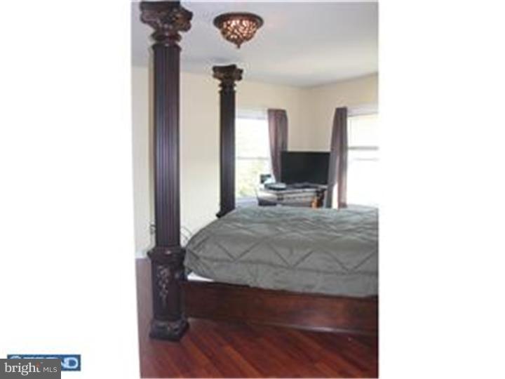 35 Winding Road Levittown, PA 19057 - Photo 12 of 25 Gallery Image 12