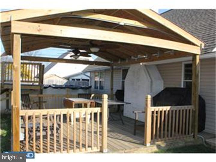35 Winding Road Levittown, PA 19057 - Photo 19 of 25 Gallery Image 19