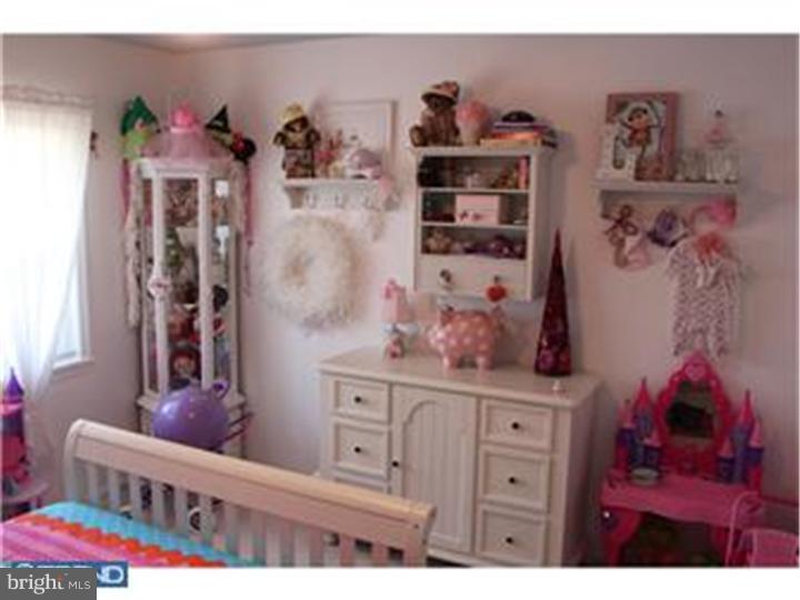 35 Winding Road Levittown, PA 19057 - Photo 22 of 25 Gallery Image 22