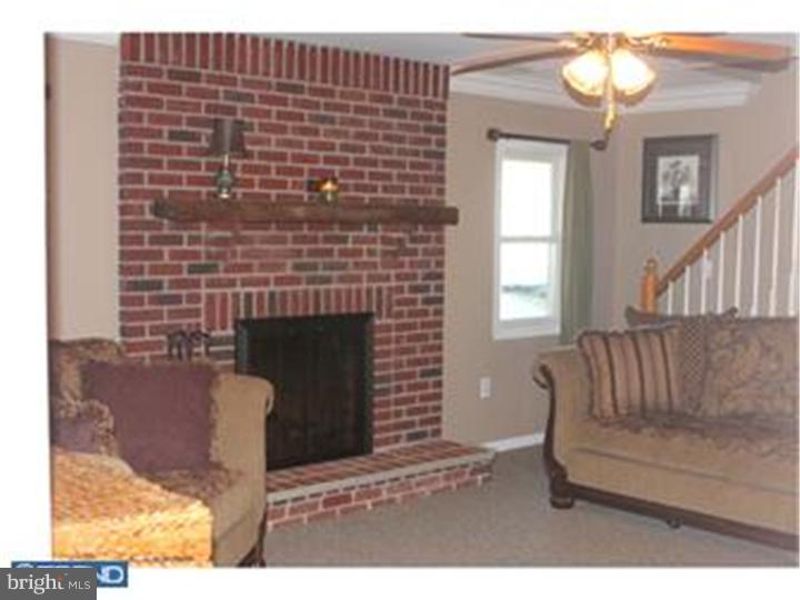 35 Winding Road Levittown, PA 19057 - Photo 5 of 25 Gallery Image 5