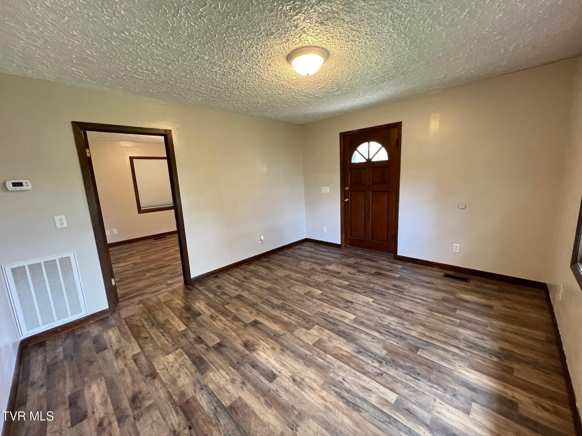 129 Painter Road Fall Branch, TN 37656 - Photo 3 of 59 IMG_8268