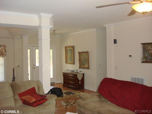 3594 Indian Neck Road St. Stephens Church, VA 23148 - Photo 4 of 16 Living Room