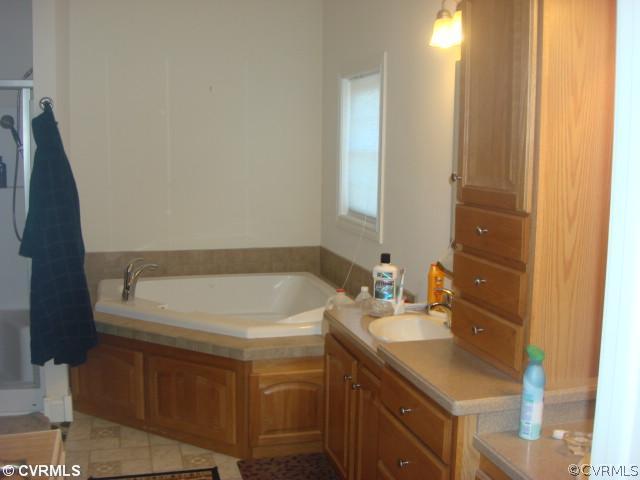 3594 Indian Neck Road St. Stephens Church, VA 23148 - Photo 10 of 16 Master Bath