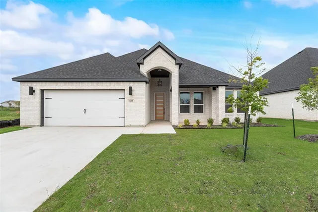 $2,550 | 1008 St Matthews Circle, Royse City, TX 75189