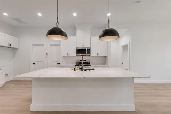 $2,550 | 1008 St Matthews Circle, Royse City, TX 75189