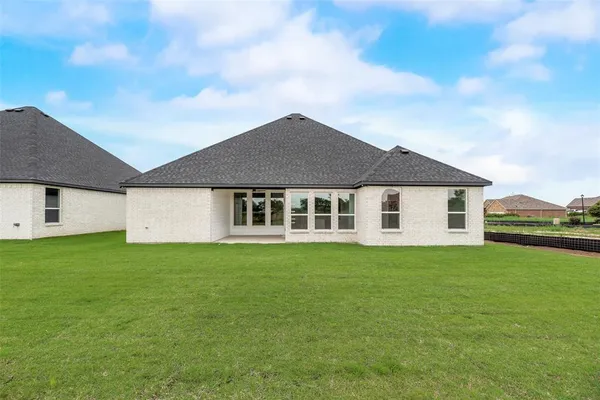 $2,550 | 1008 St Matthews Circle, Royse City, TX 75189