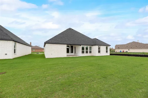 $2,550 | 1008 St Matthews Circle, Royse City, TX 75189