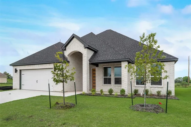 $2,550 | 1008 St Matthews Circle, Royse City, TX 75189