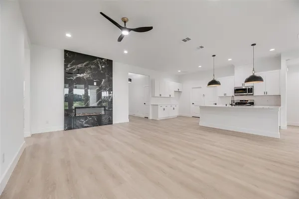 $2,550 | 1008 St Matthews Circle, Royse City, TX 75189