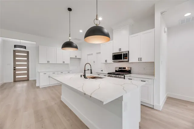 $2,550 | 1008 St Matthews Circle, Royse City, TX 75189