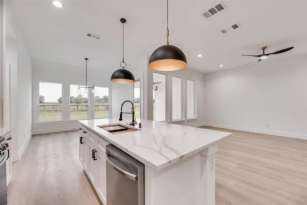 $2,550 | 1008 St Matthews Circle, Royse City, TX 75189