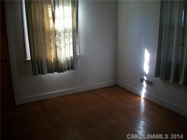 5311 Manning Road Charlotte, NC 28269 - Photo 7 of 8 Gallery Image 7