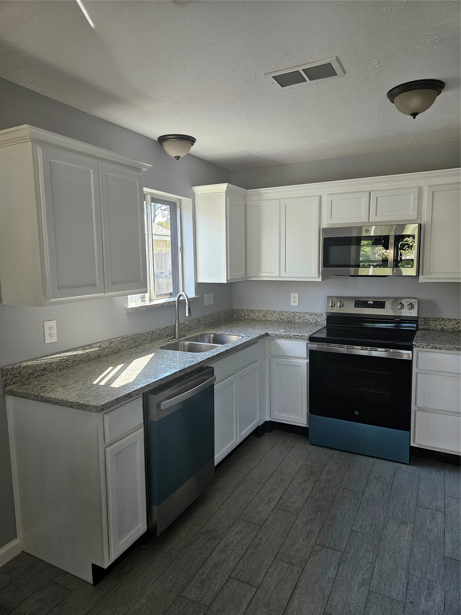 23822 Firegate Drive Spring, TX 77373 - Photo 7 of 21 Gallery Image 7