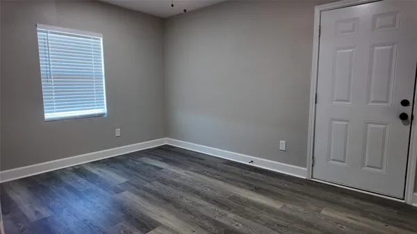 $1,850 | 917 Temple Drive, Hitchcock, TX 77563