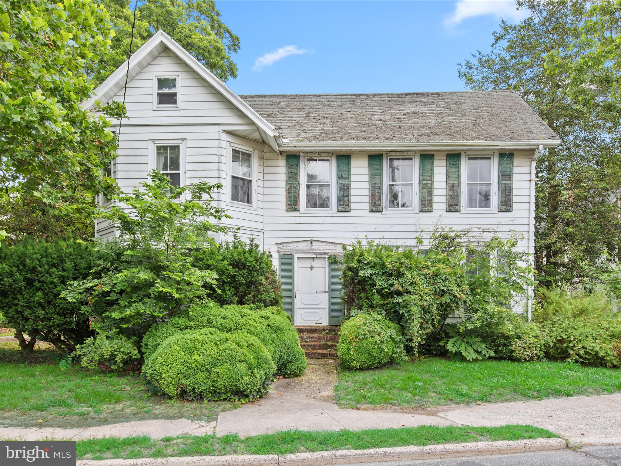 Welcome to 140 Delaware Ave!