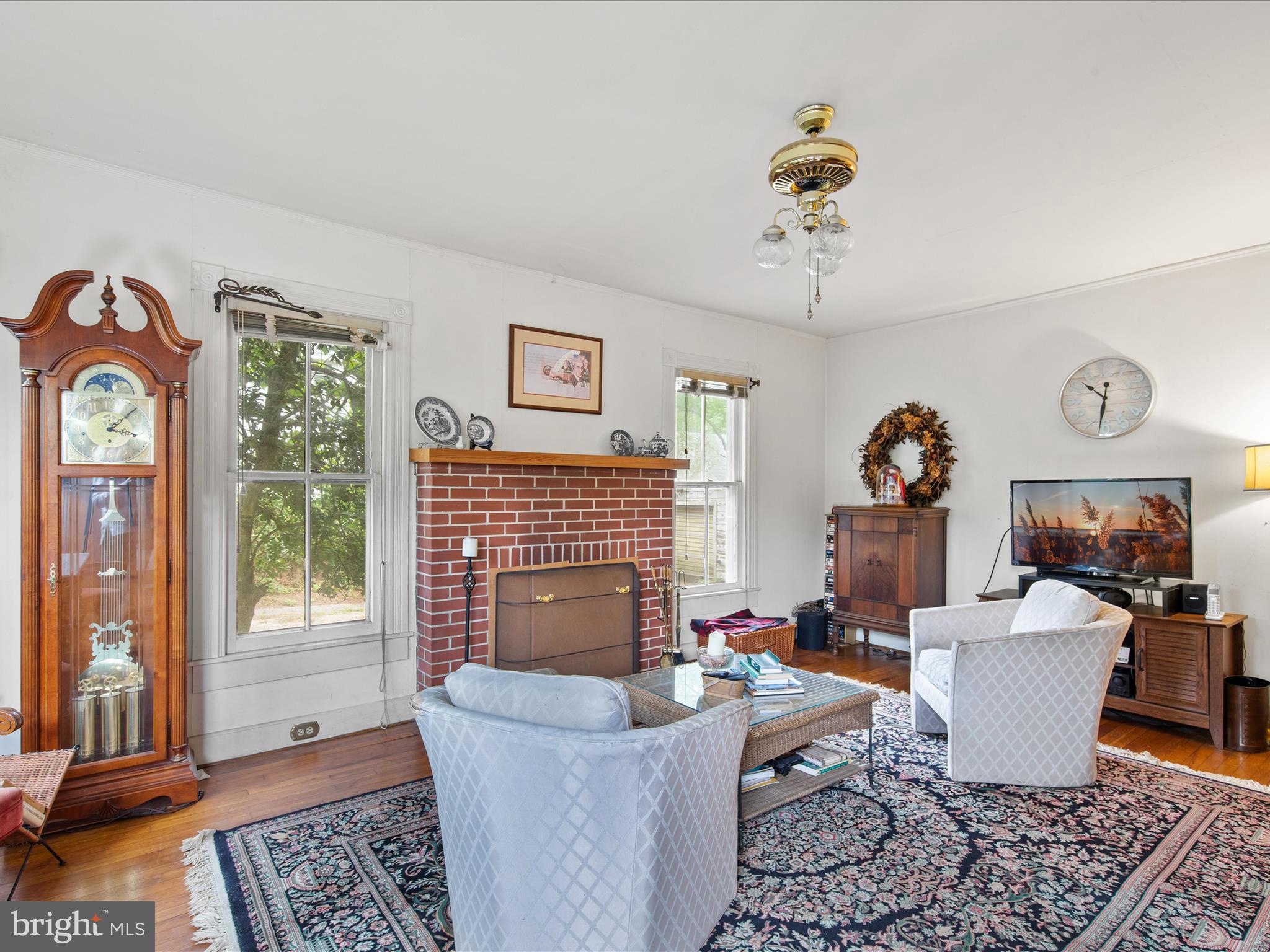 140 Delaware Avenue Laurel, DE 19956 - Photo 12 of 53 Family Room